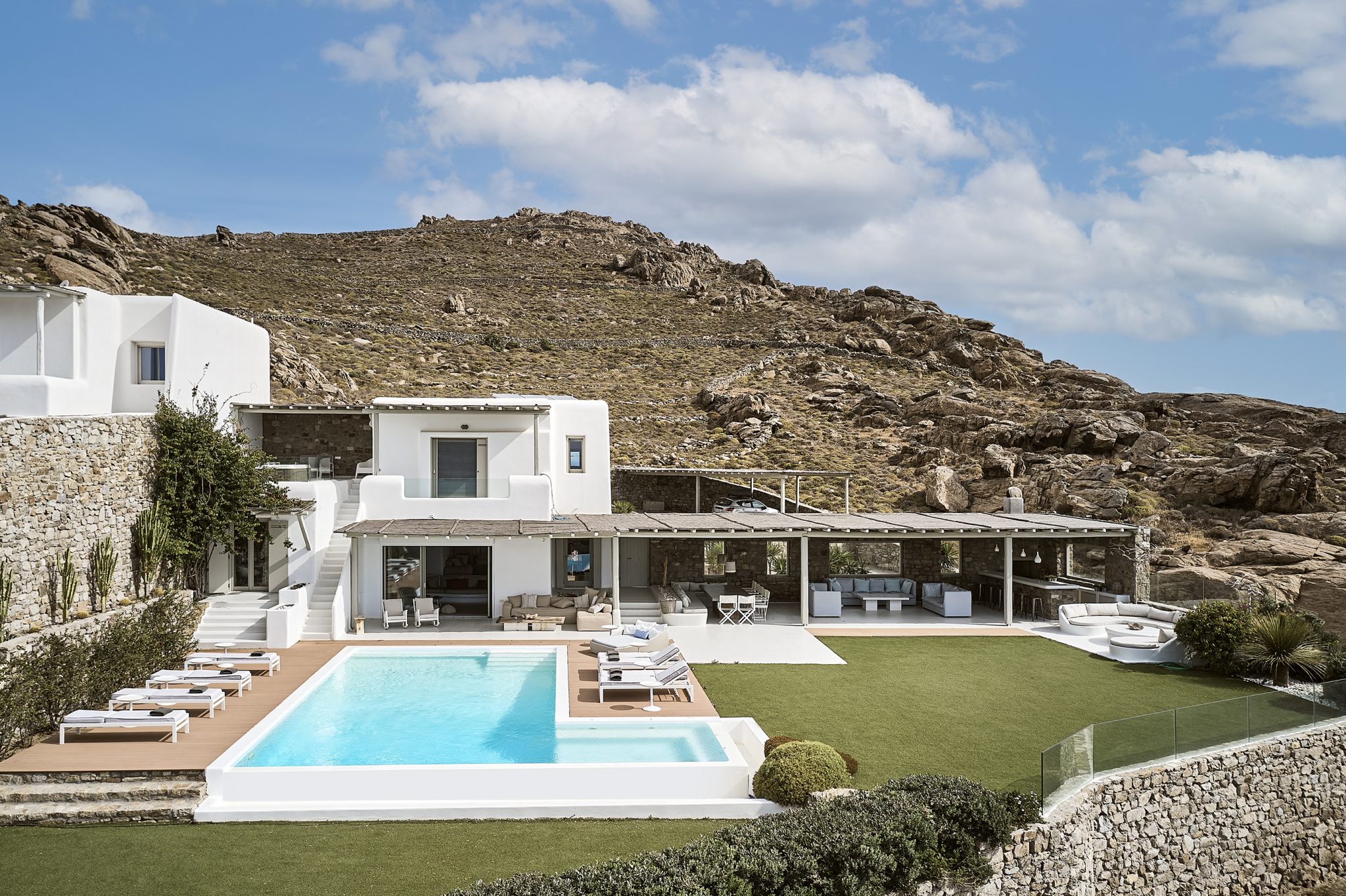 Villa Odin in Elia-mykonos available for rent by Presidence