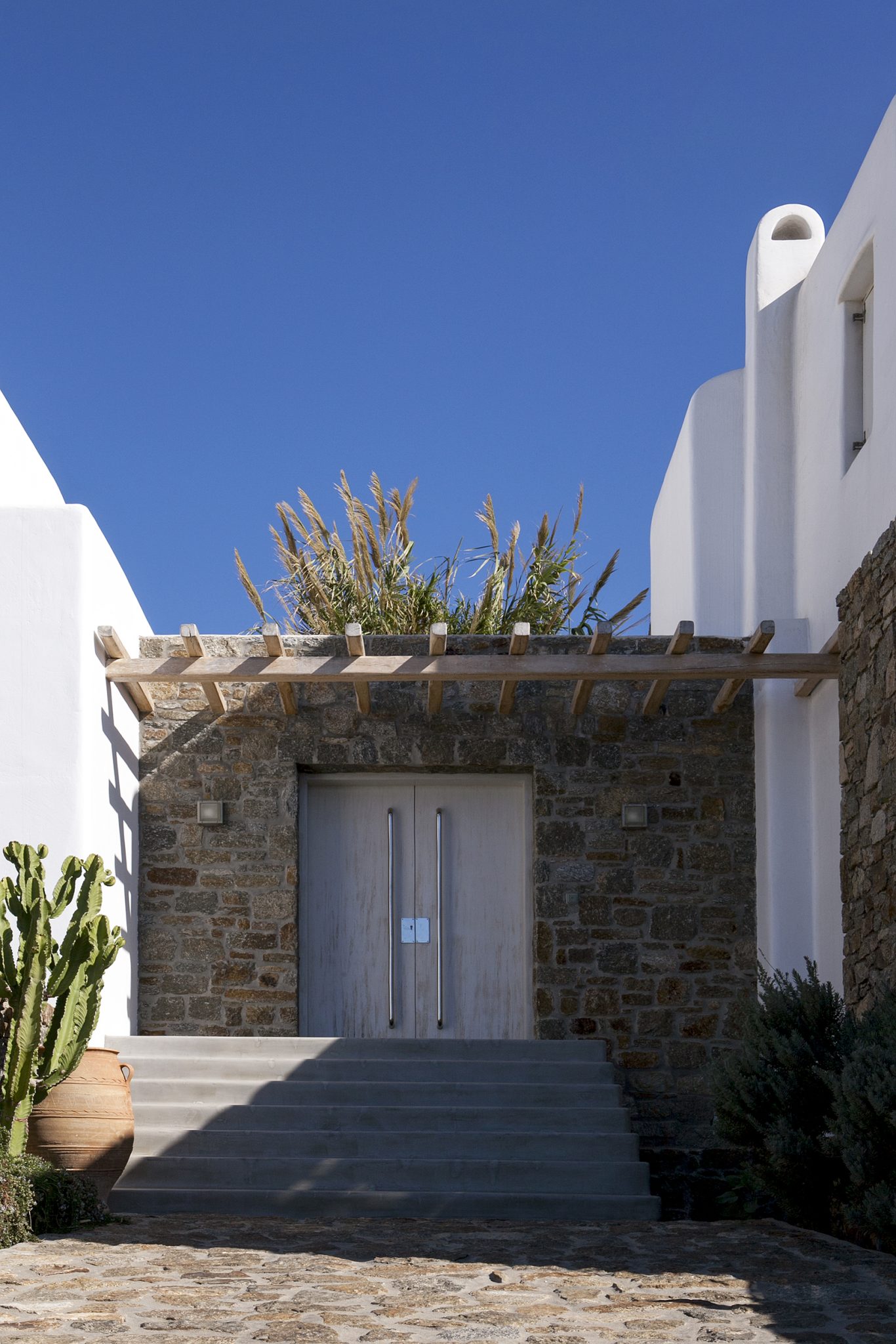 Villa Hypnosis in Ornos-mykonos available for rent by Presidence