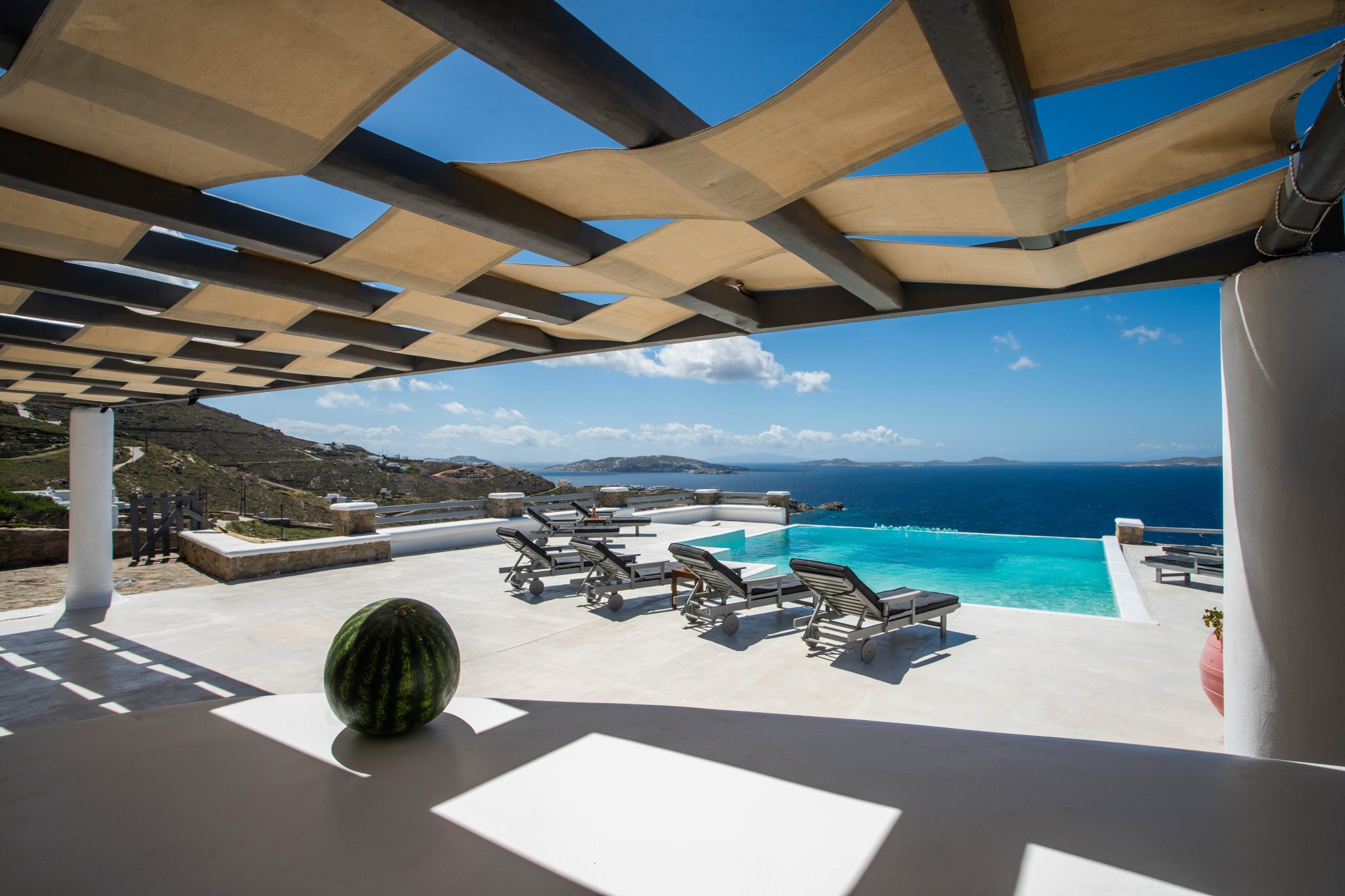 Villa Musa in Choulakia-mykonos available for rent by Presidence