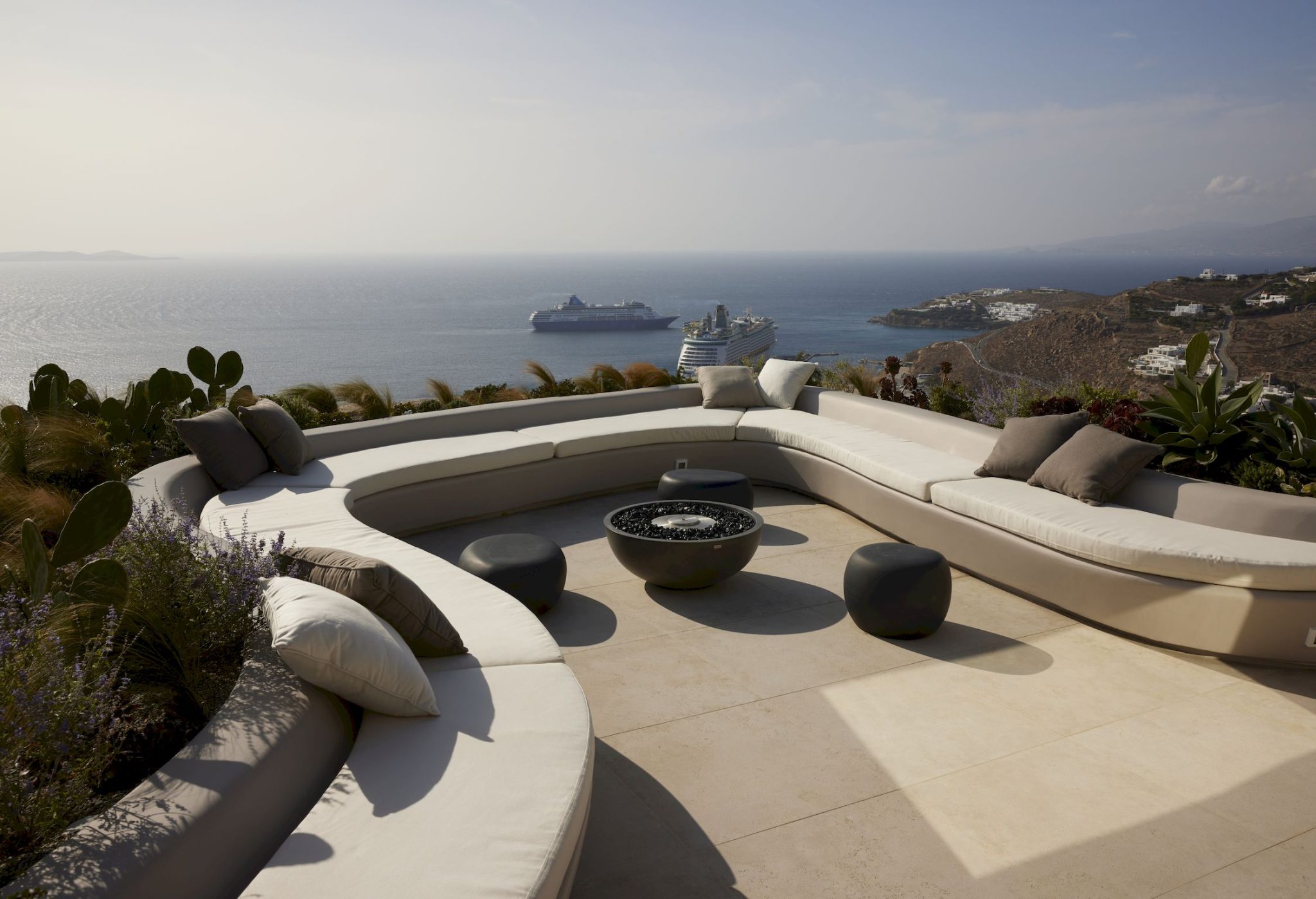 Villa Echo in Ftelia-mykonos available for rent by Presidence