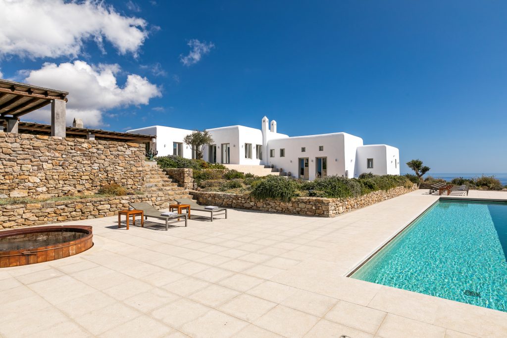 Villa Aeternum in Ftelia-mykonos available for rent by Presidence