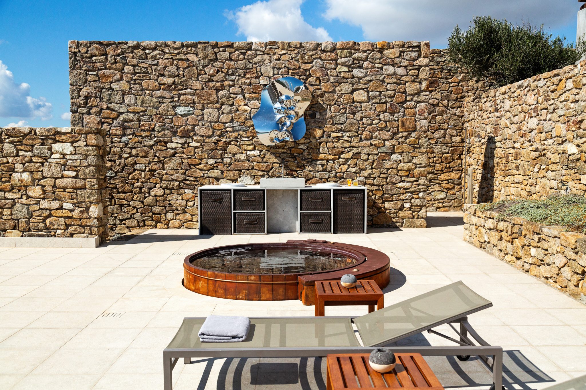 Villa Aeternum in Ftelia-mykonos available for rent by Presidence
