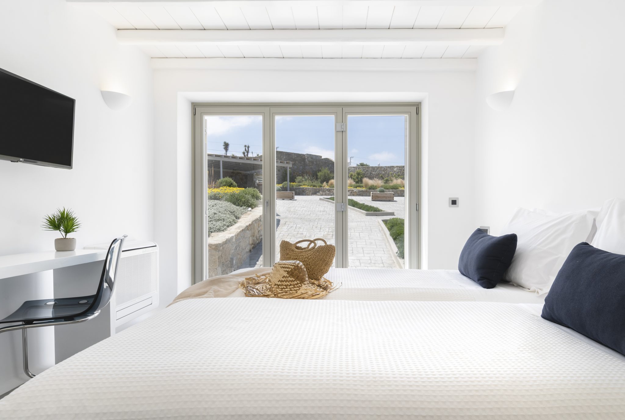 Villa Infini in Kalafatis-mykonos available for rent by Presidence