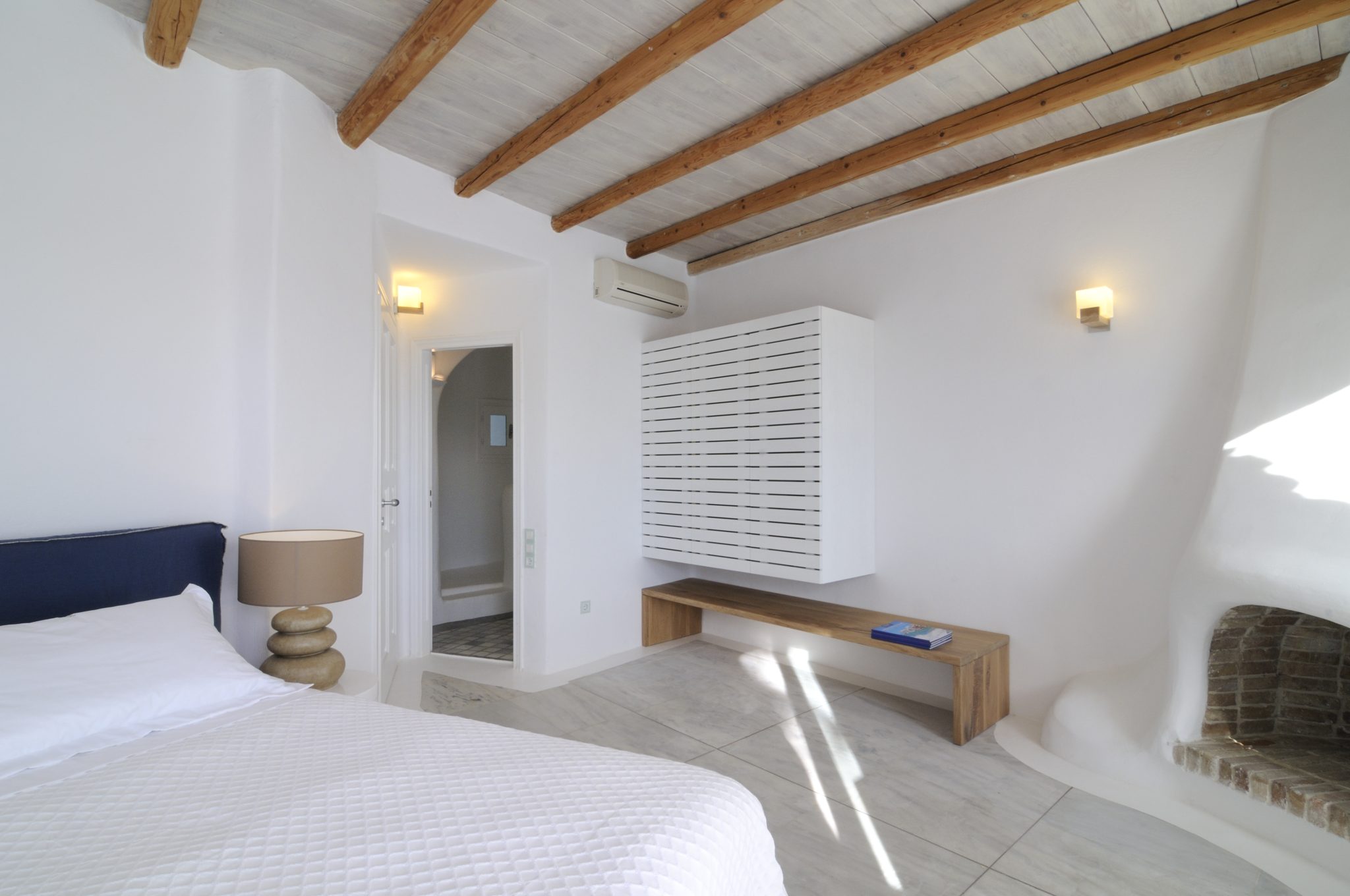 Villa Manos in Aleomandra-mykonos available for rent by Presidence